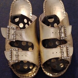 LA PLUME Gold Women's Sandals